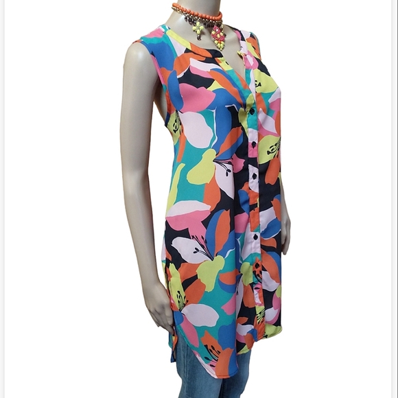 Spense High/Low Button Down Bright Floral Sleeveless Top - Picture 4 of 8